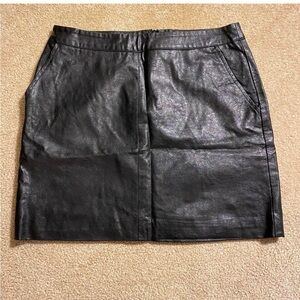 Faux leather skirt Forever 21 Medium contemporary mini skirt pleather pockets